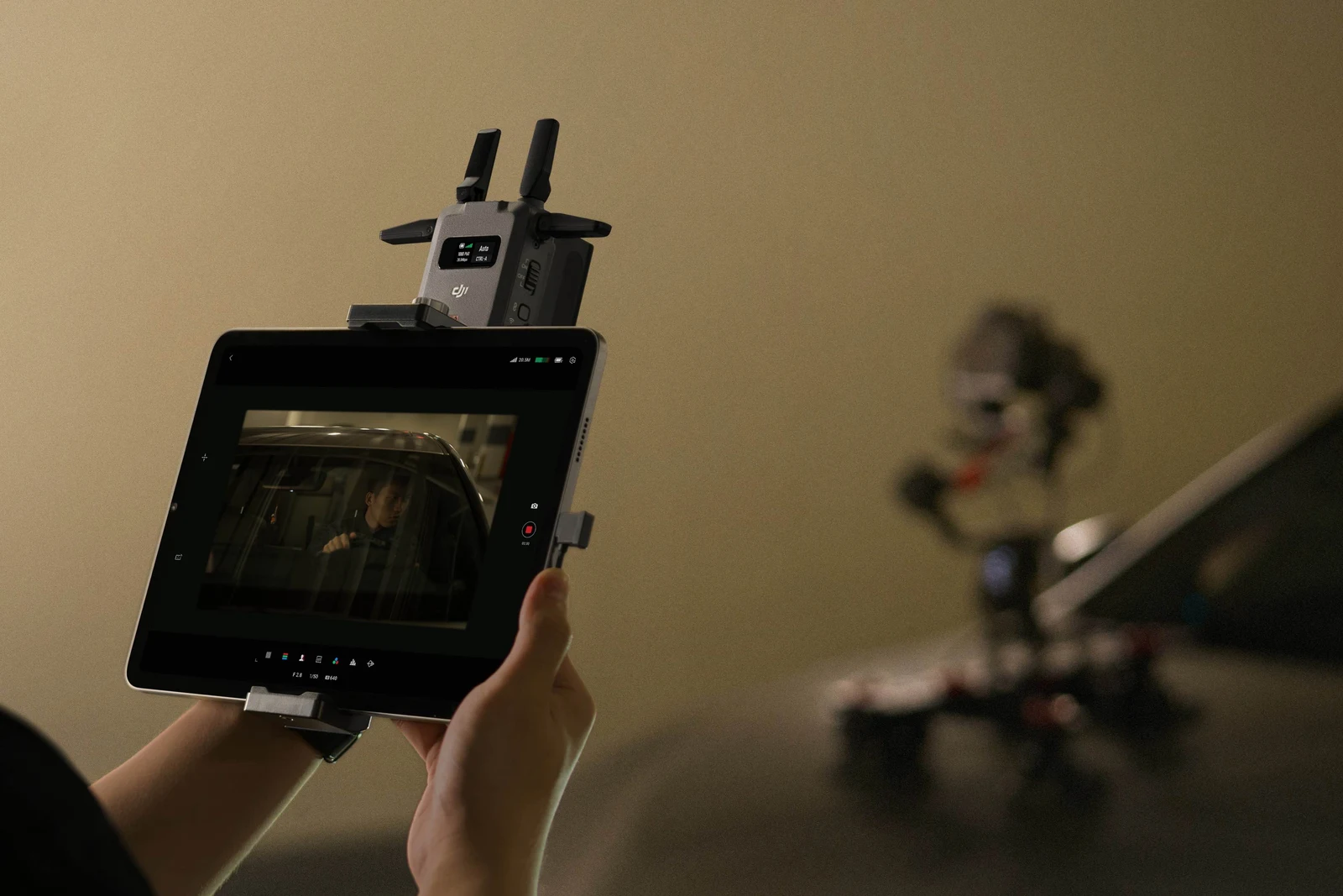 DJI SDR Transmission Tablet Holder Kit