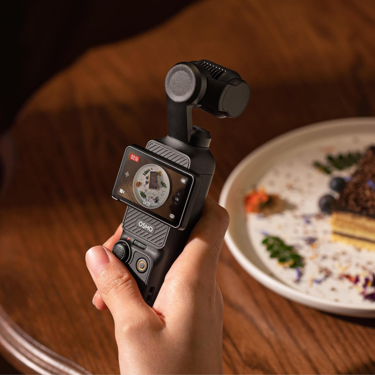 Osmo Pocket 3 140W GaN Charging Combo — официальное фото 2