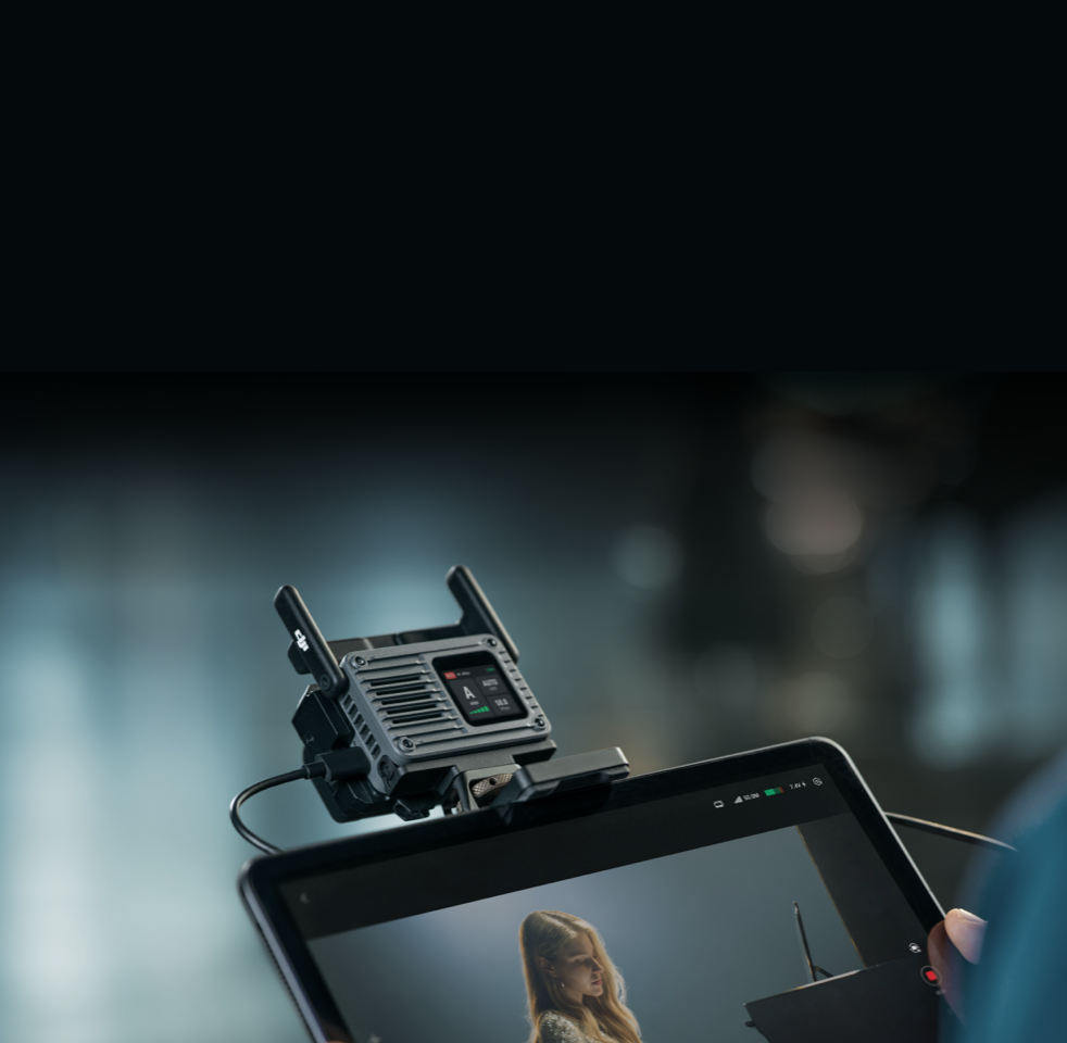 DJI SDR Transmission 2 с подключённым мобильным устройством для мониторинга